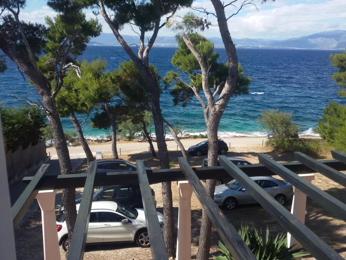 Apartments Villa La Riva - Seafront Accommodation Sutivan Exterior photo
